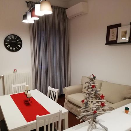 ノヴァーラDavide & Mary Friendly Houseアパートメント エクステリア 写真