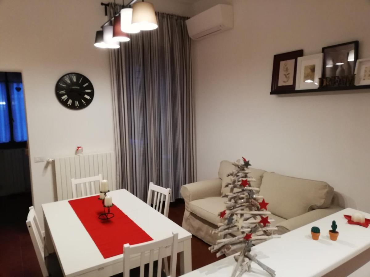 ノヴァーラDavide & Mary Friendly Houseアパートメント エクステリア 写真